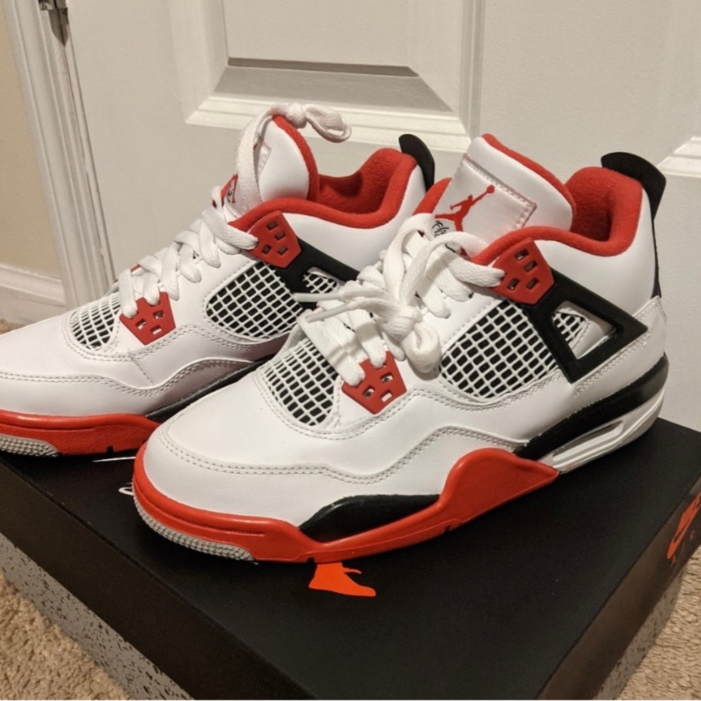 Air Jordan 4 Retro OG “Fire Red”